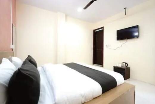 FabHotel Aaradhya Residency