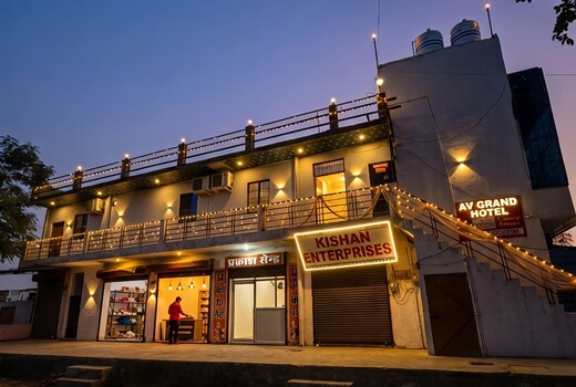 Hotel A V Grand kanpur