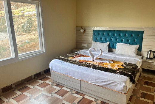 The Hilltop Homestay @Zeropoint