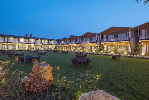 Countryard Resort By Alcor