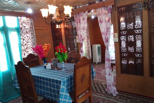 Quebec Group of Houseboats