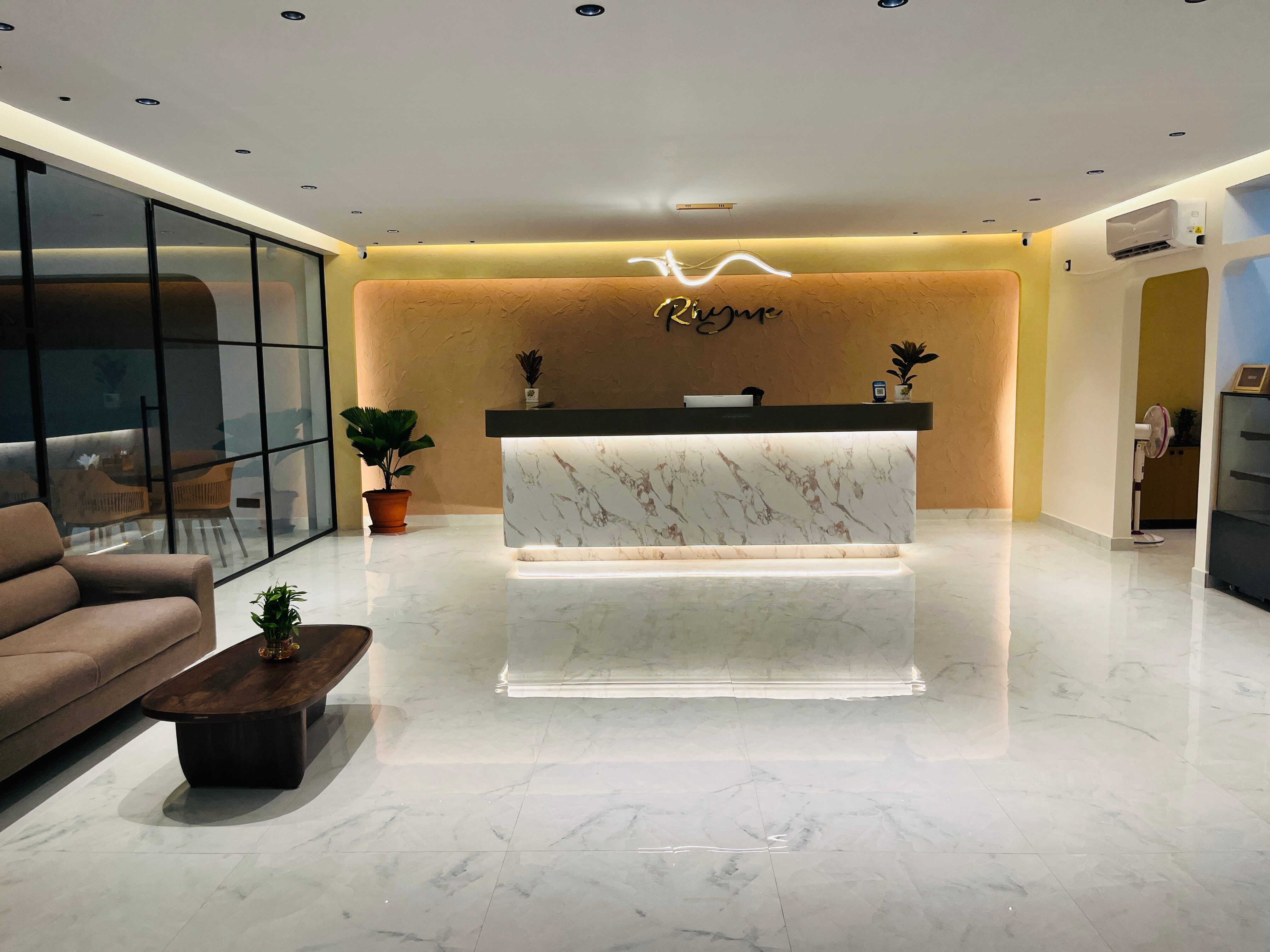 Rhyme Hotel - Hitech City