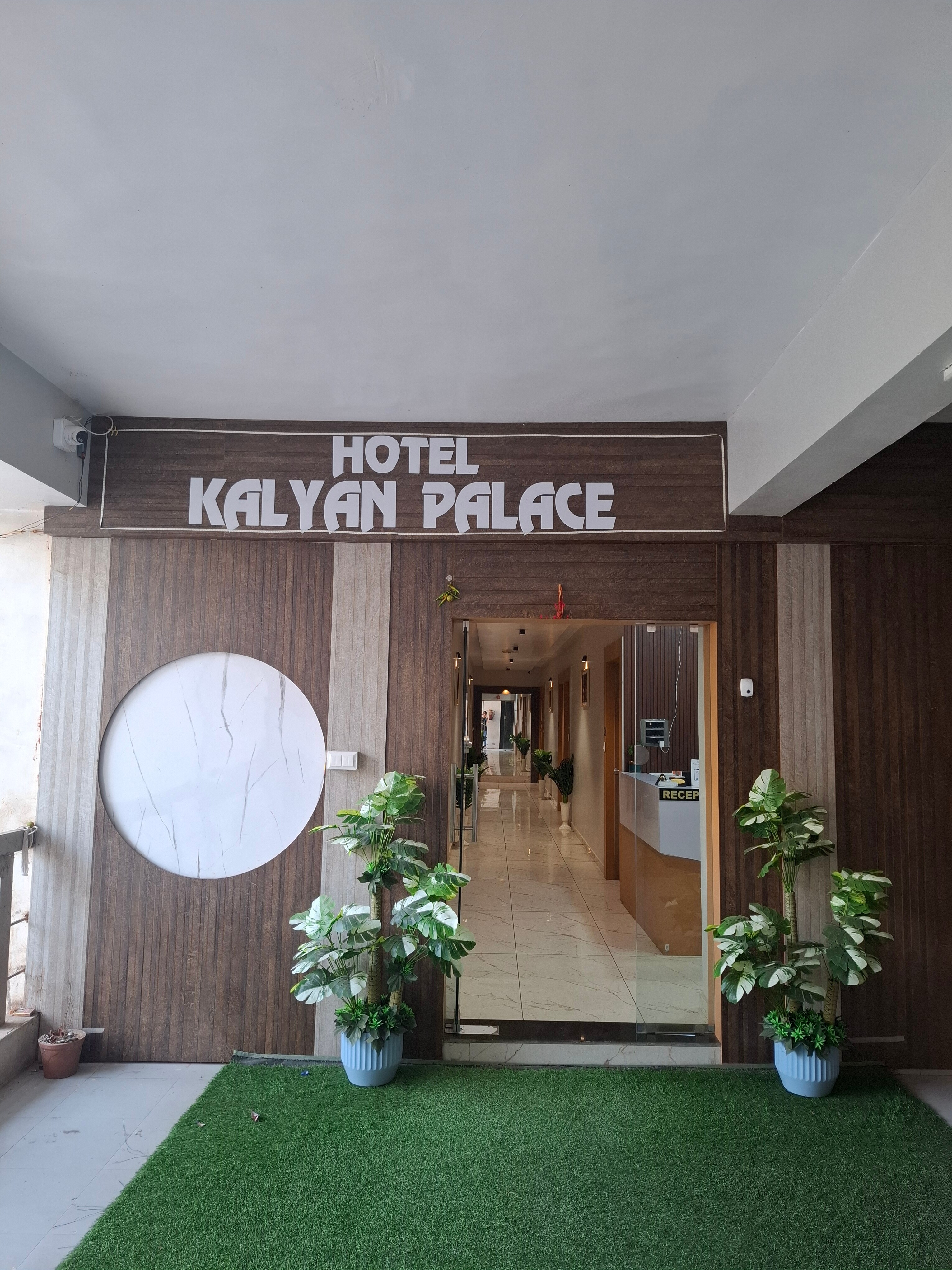 Hotel Kalyan Palace.