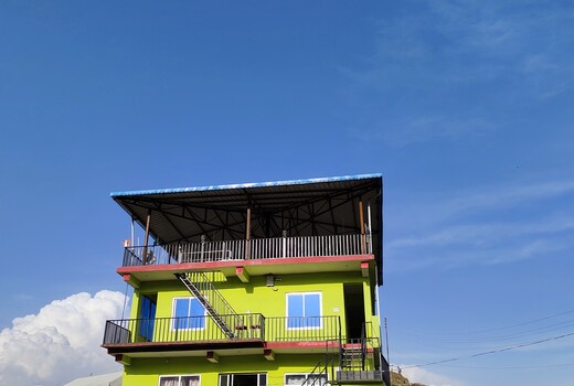 Friends home stay