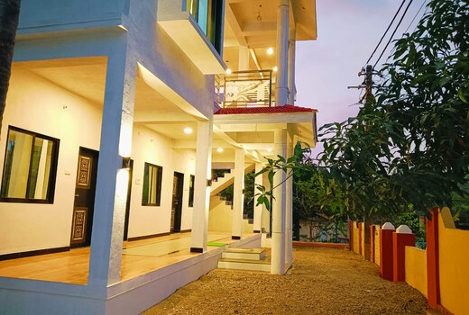 Ovi Holiday Home