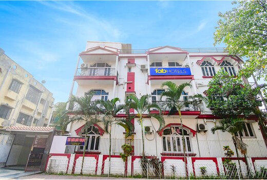 FabHotel Saltlake Regency - 1.4km from Anandlok Hospital