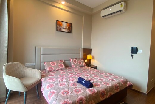 Stay Befikr | Studio Apartment at Omaxe Itc