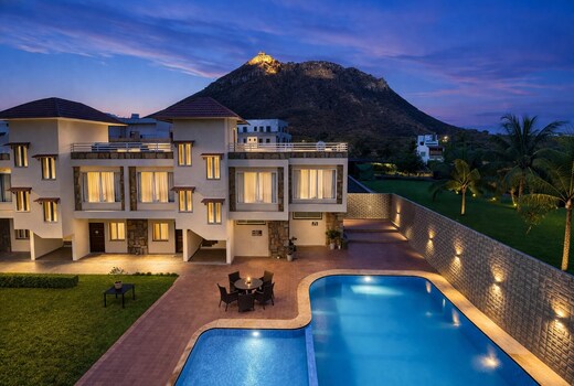 Devi Palace - Monsoon Palace View Resort