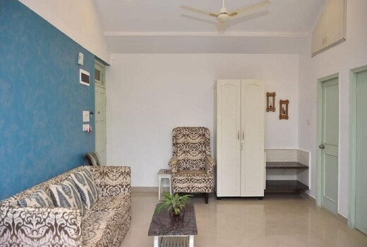 Casa Flore 1 bhk studio apt, Candolim, beachwalk