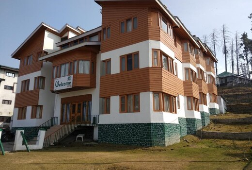 Welcome Hotel (Centrally Heated)