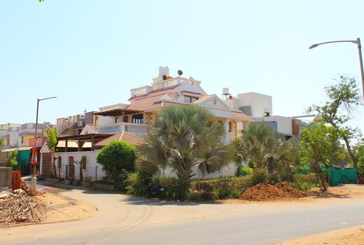 Rooms in a Fully Furnished Bungalow