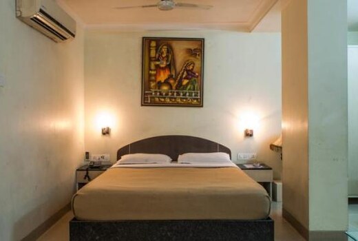 Hotel Airport Land