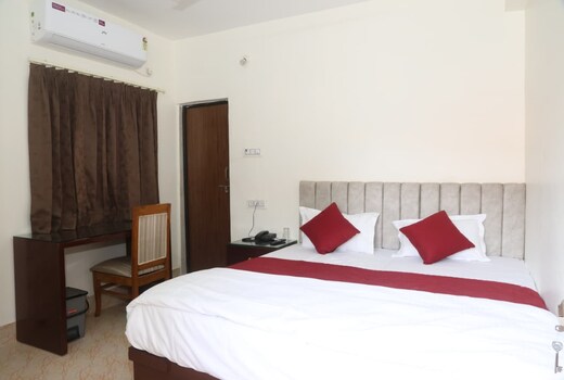 Hotel OM Palace