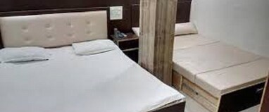 Hotel Neelam Lodge