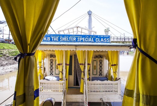 Shelter Group Of Houseboats