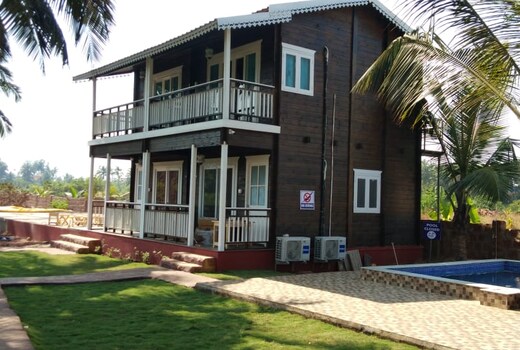 Seaesta Beach Cottages and Suites