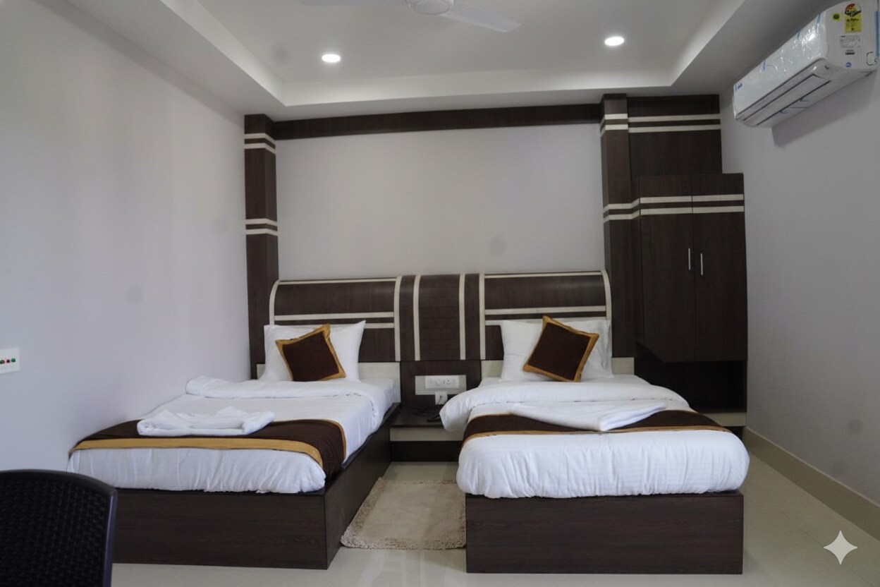 HOTEL PINEWOOD