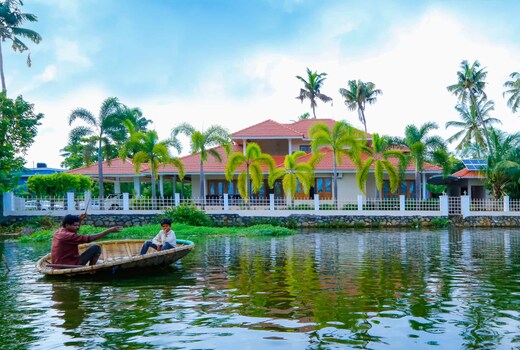 River Whisper Homestays