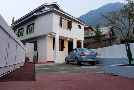 Ahad Residency | Mountain-view Rooms