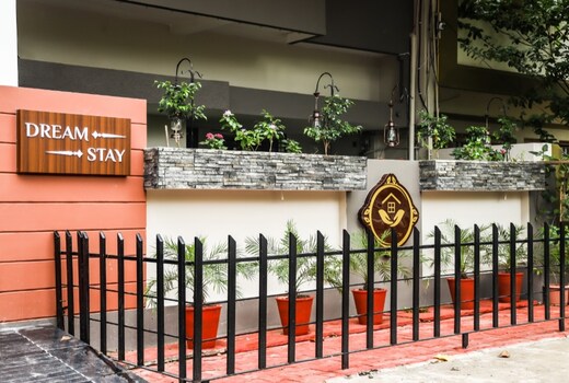 Dream Homestay | Rooms & Restaurant