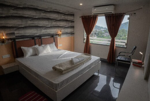 Divine View - 5BHK Apartment