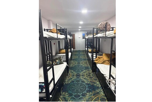 Quick stay hostel