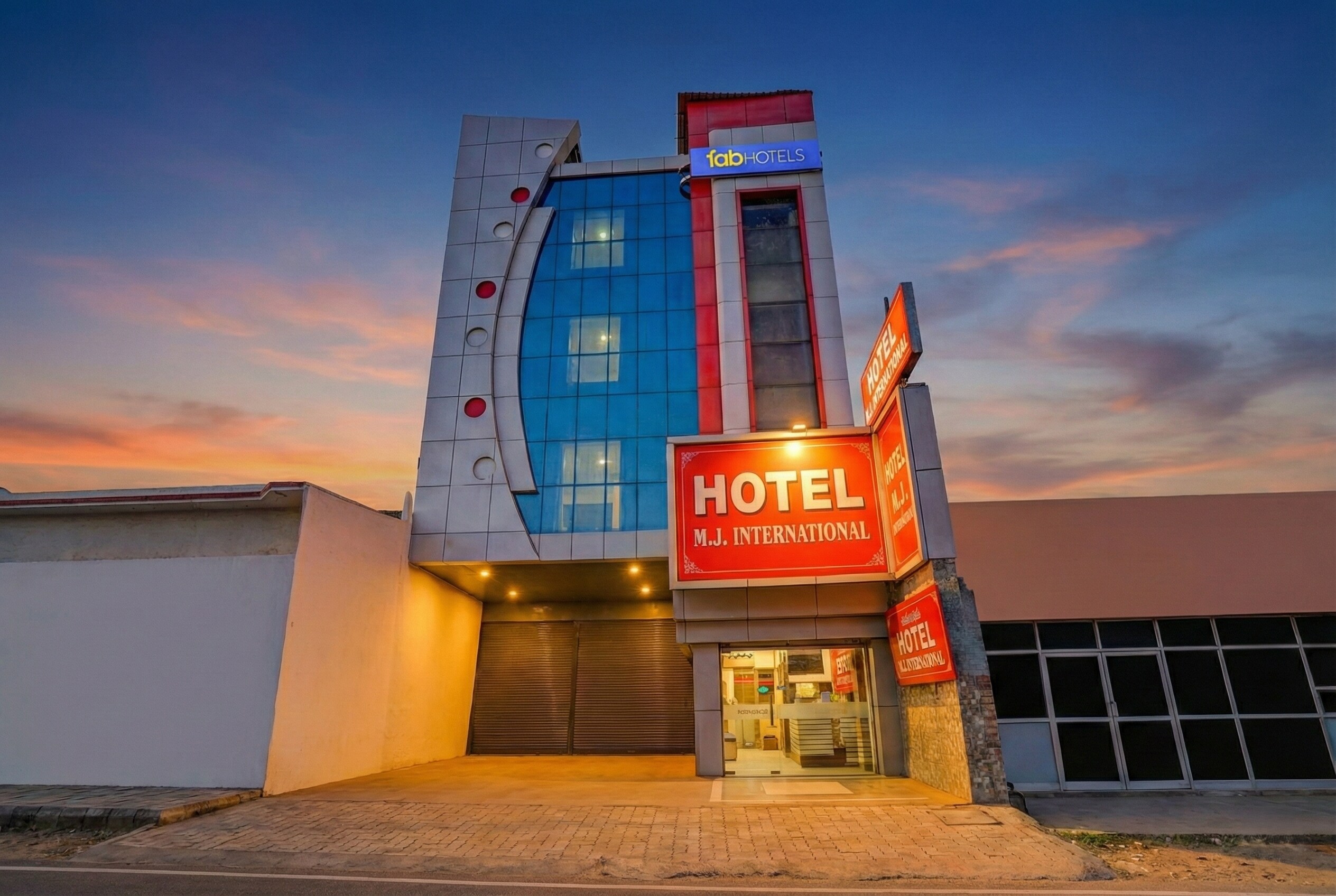 FabHotel MJ International