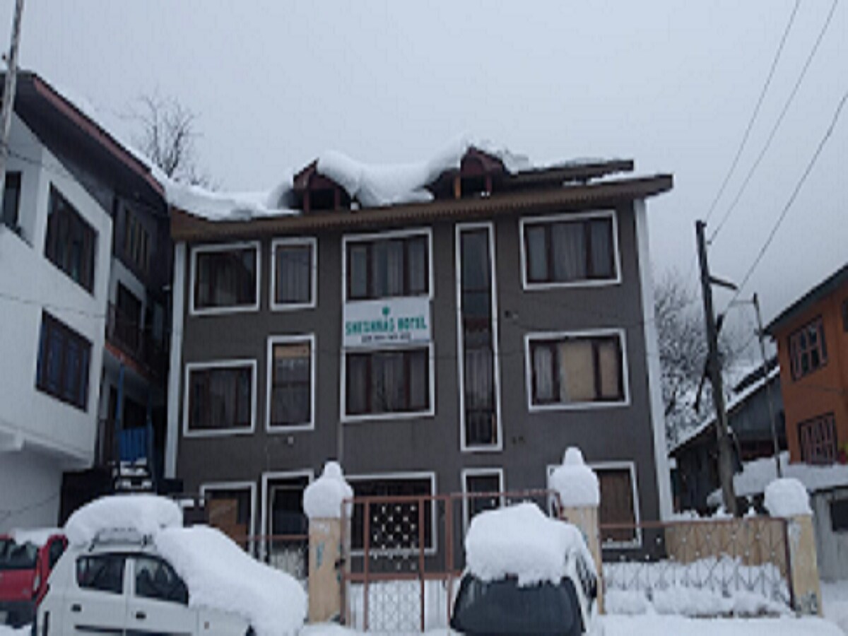 HOTEL SHESHNAG