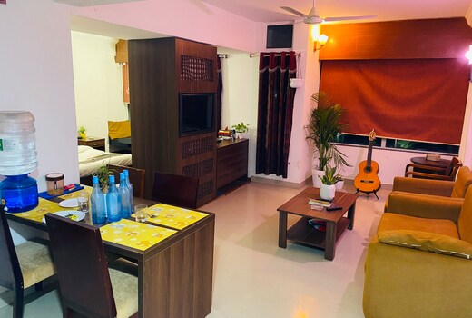Sayhallo Cosmic Stay