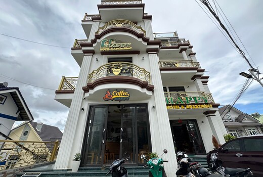 OYO 1211 Happy Hotel & Apartment