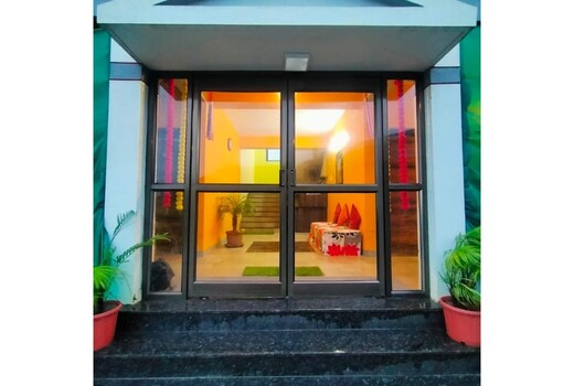 Hotel Forest Leaf
