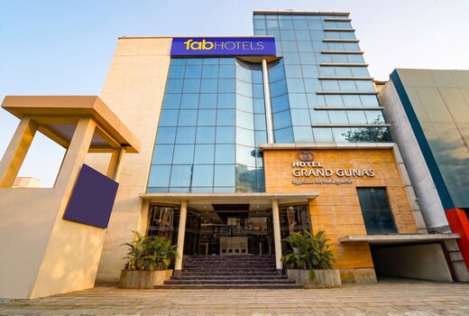 FabHotel Grand Gunas