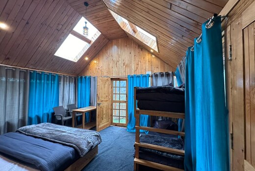 Cottage by The Forest Pinnacle and Cafe Tandi
