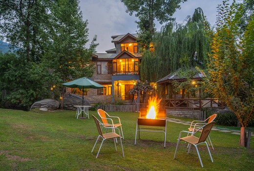 StayVista at The WaterWillow w/ Lawn & Bonfire