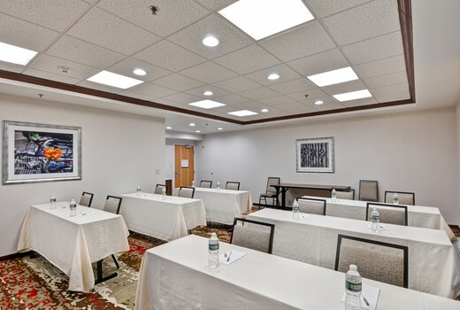 Hampton Inn Albany-Wolf Road