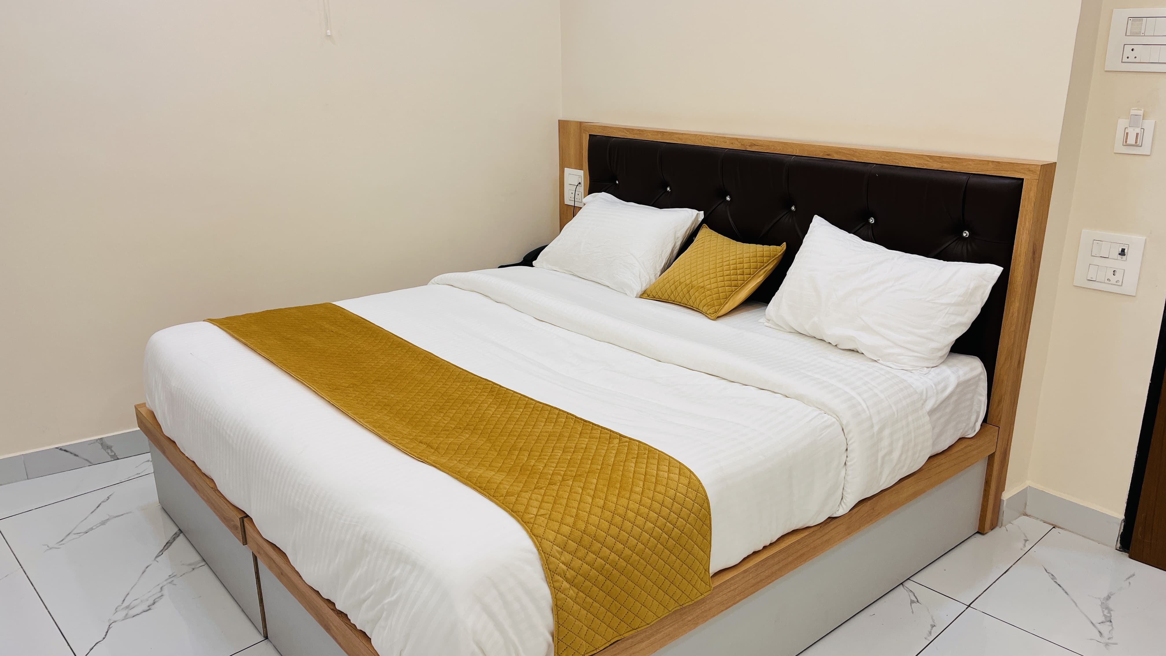 Sky city hotel sadulpur