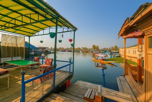PASADONA FLOATING HOUSEBOAT