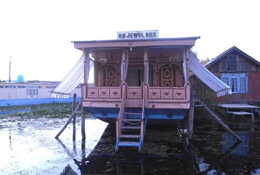 Jeuuel Houseboat