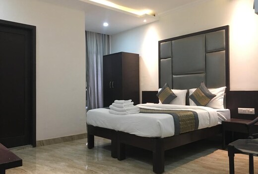 Siam Hotel Karol Bagh