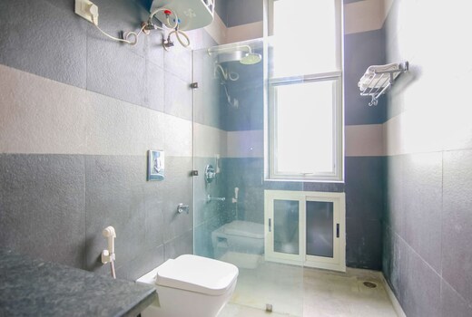 Luxurious 3 bedroom in Noida City Centre
