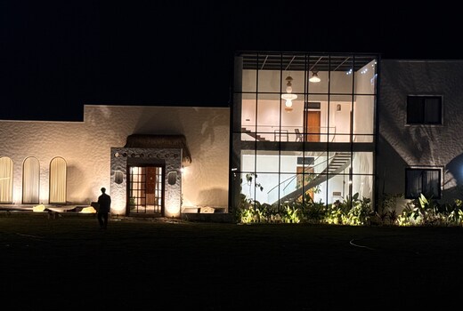 Aiyavi A Luxurious Retreat