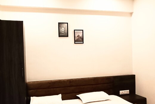 Shri Nivasa Inn