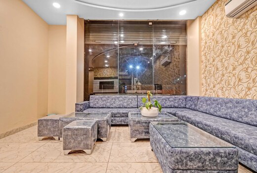Super Hotel O Luxury Inn