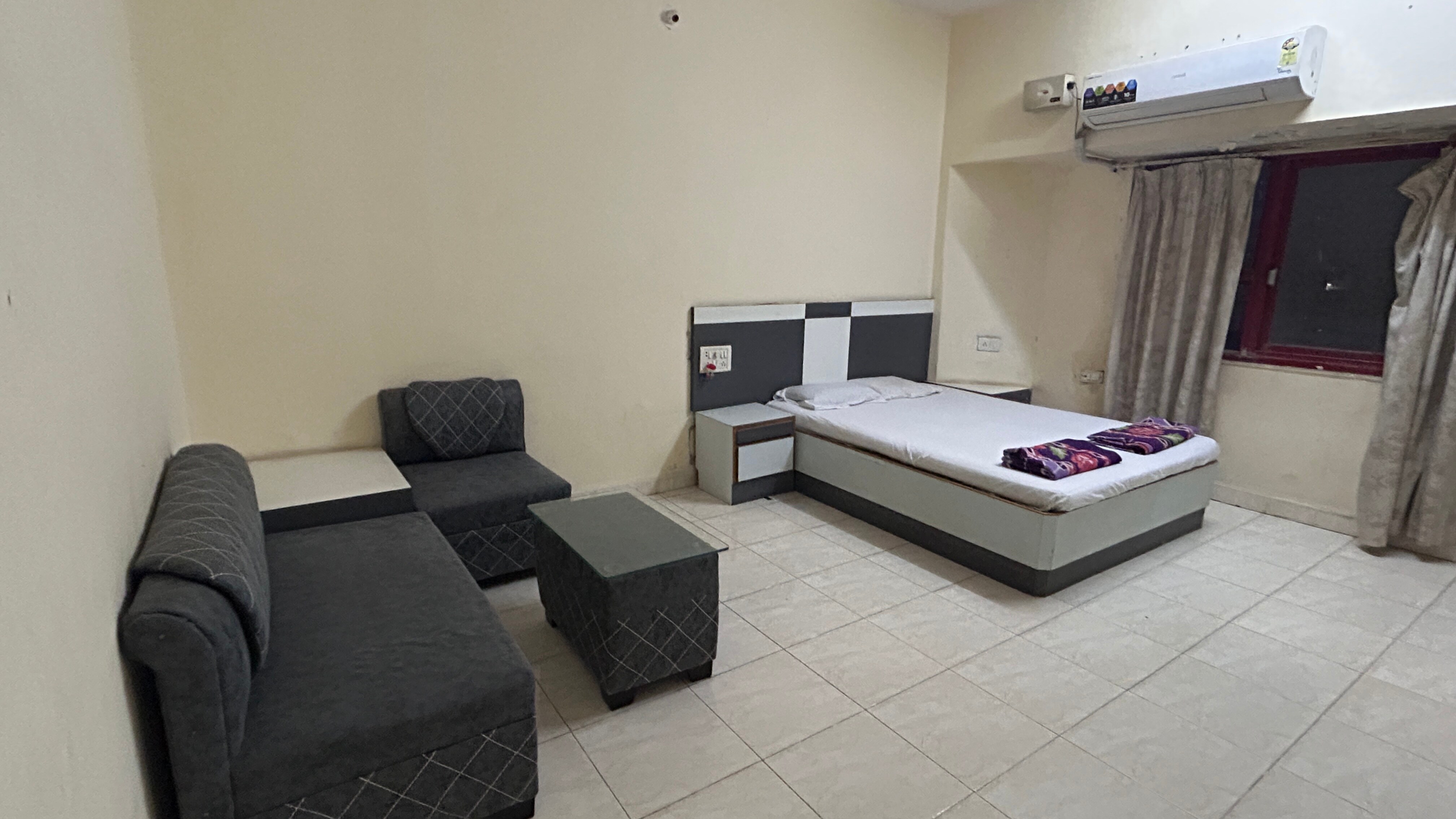 HOTEL AMIT