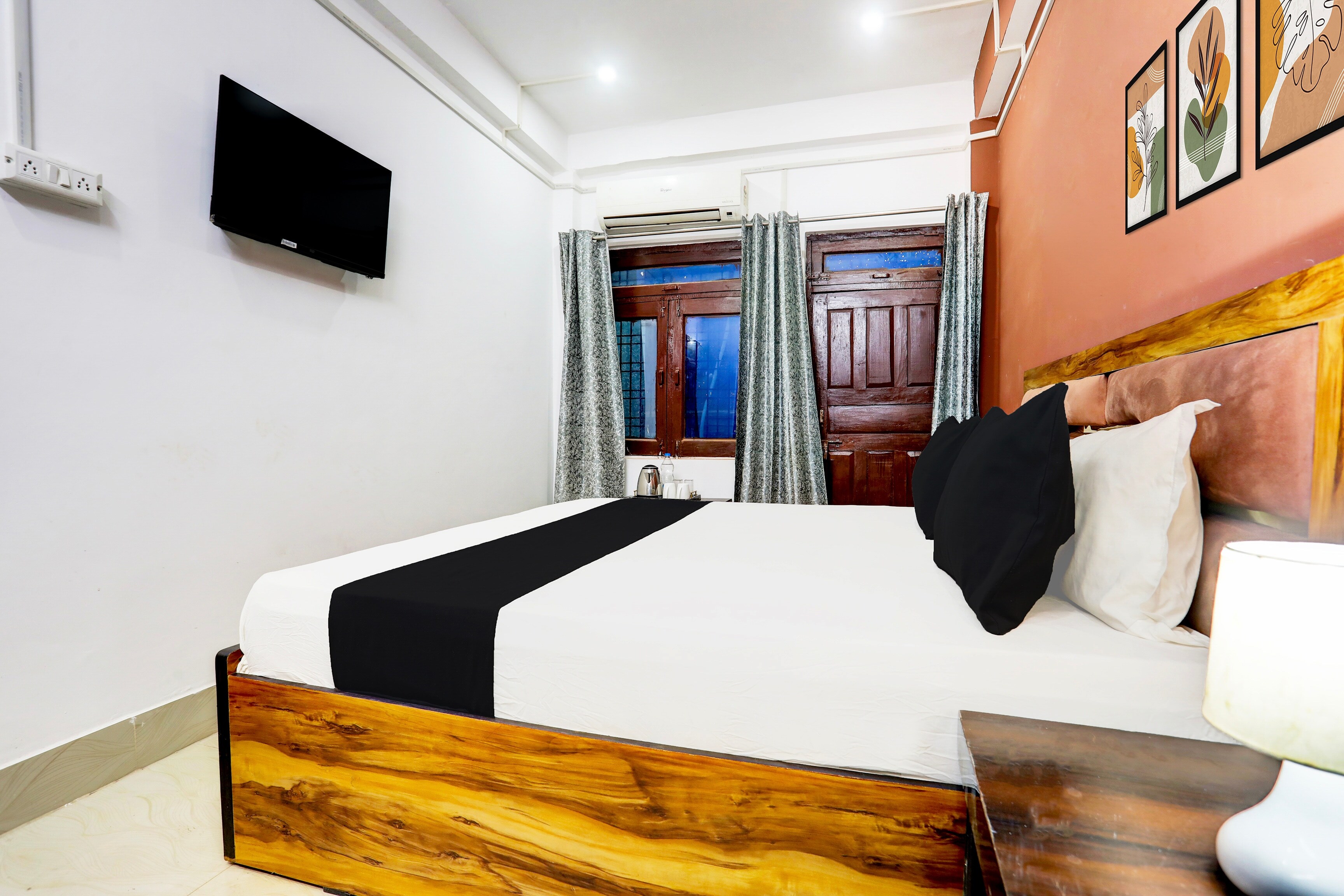 Hotel O S. B Hotel