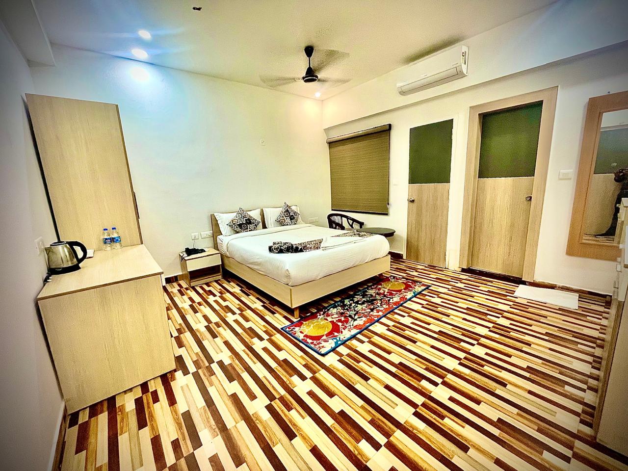 AURIC HOTEL