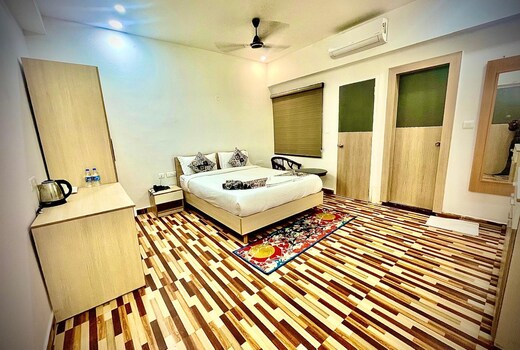 AURIC HOTEL