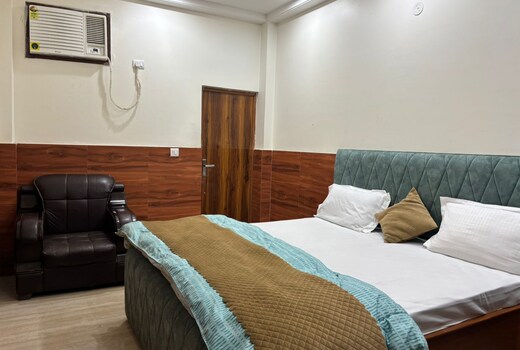 Hotel Roop Mahal @Neb Sarai