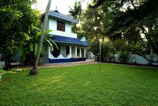 Beautiful Riverfront Villa Kochi