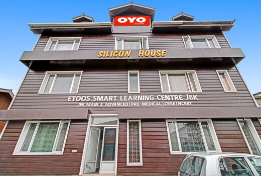 Hotel O Rajbagh Post Office Formerly Hotel Silicon
